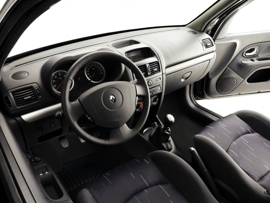  Renault Clio 5-Door 2001 года  (фото 4 из 14)